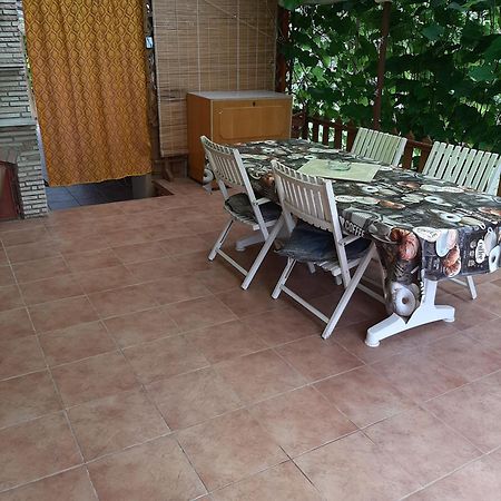 ホテル Agancs Vendeghaz Balatonszárszó エクステリア 写真